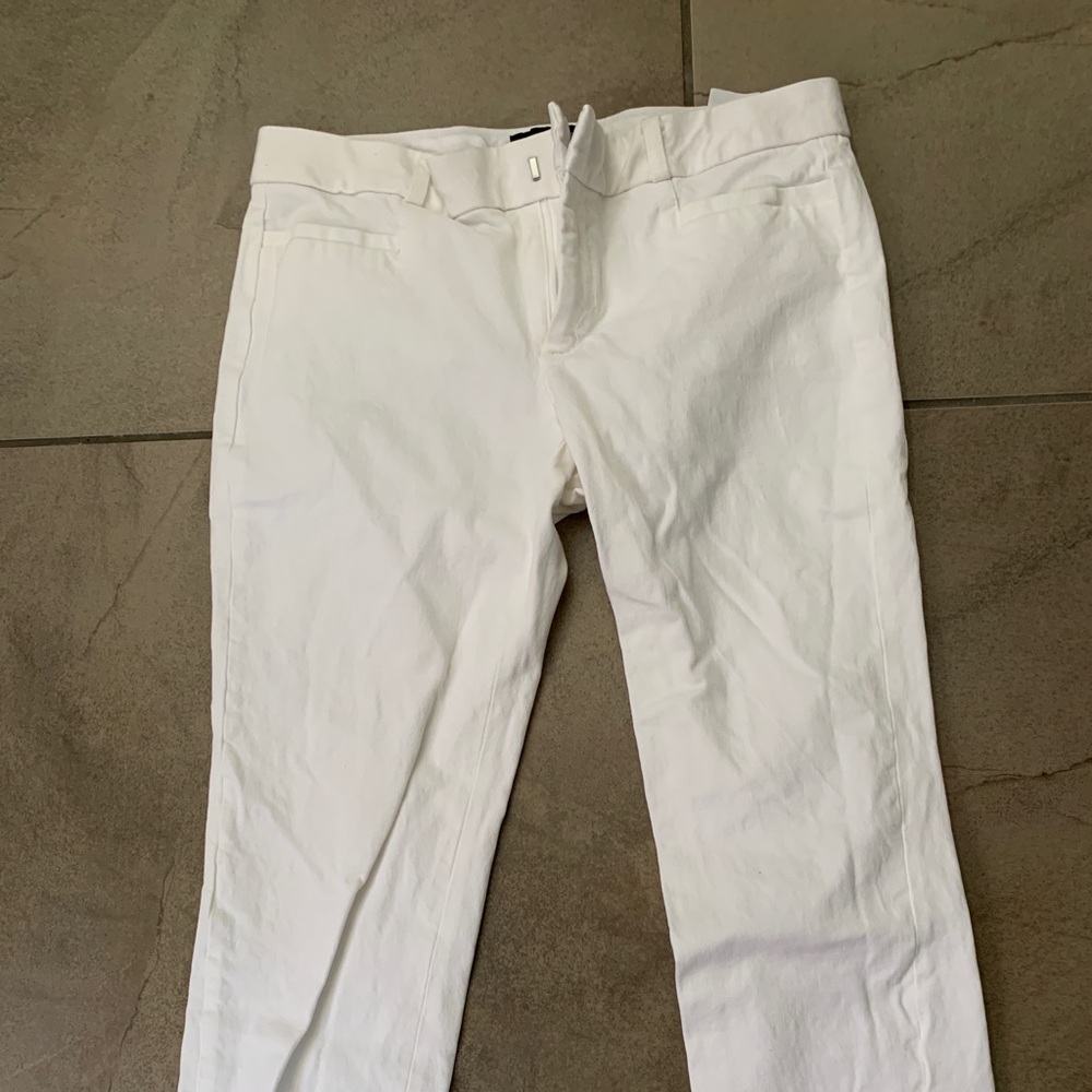 Cropped white pants